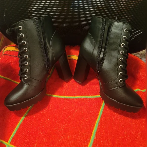 Primark Women's Black Leather Boots  Size 7 - Picture 2 of 12